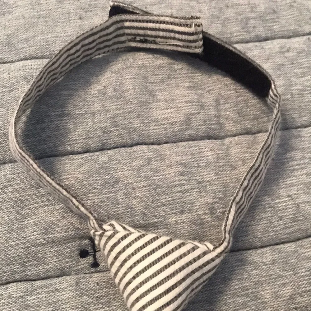 Gymboree seersucker tie